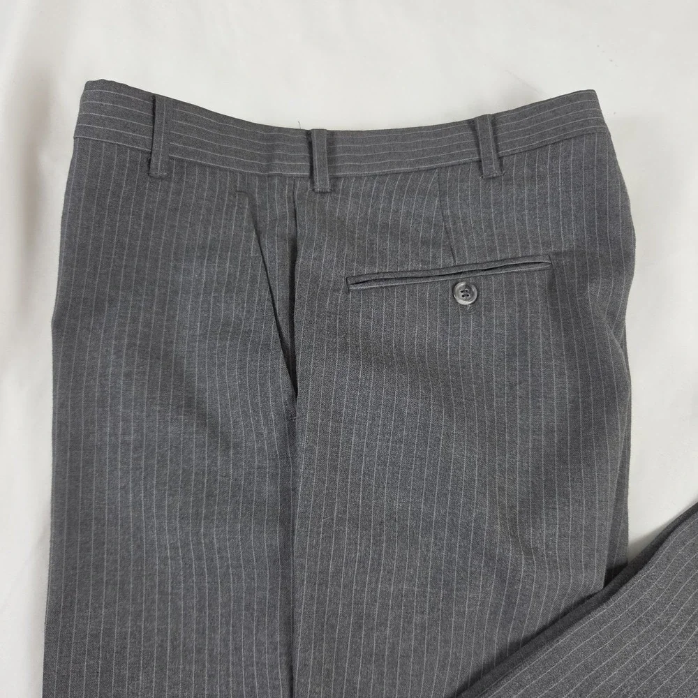 Vtg Stafford Gray Pinstripe Suit Wool Two-Button 39 L Pants 32 X 34
